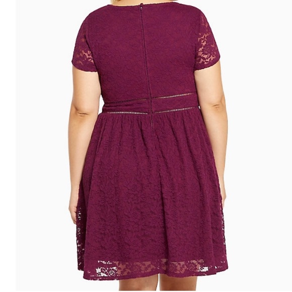 💜 Torrid Plum Lace Dress - Picture 2 of 7